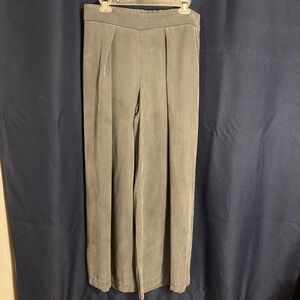 Banana Republic Women’s Wide Leg Pants in Gray